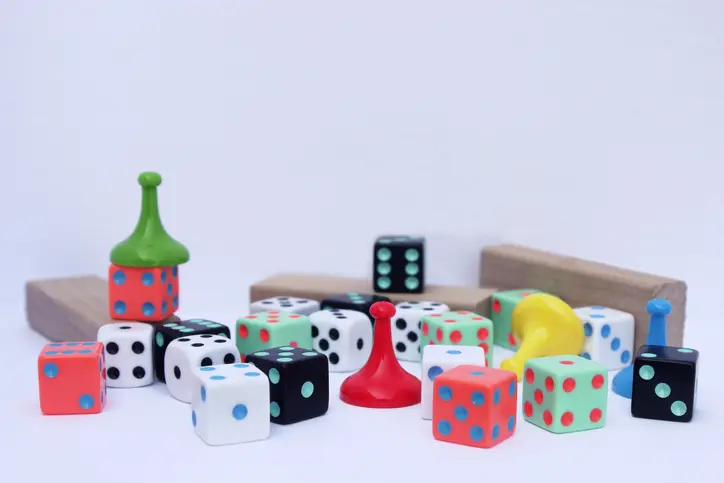 おすすめ4選】遊びながら学べる防災ボードゲームで災害に備え