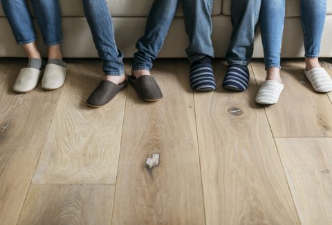防災スリッパが非常時に役立つ!おすすめ商品や手作りする方法を解説